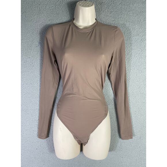 Lululemon Long Sleeve Bodysuit Beige Snap Closure Stretchy Womens Large Set of 2 - Picture 4 of 11